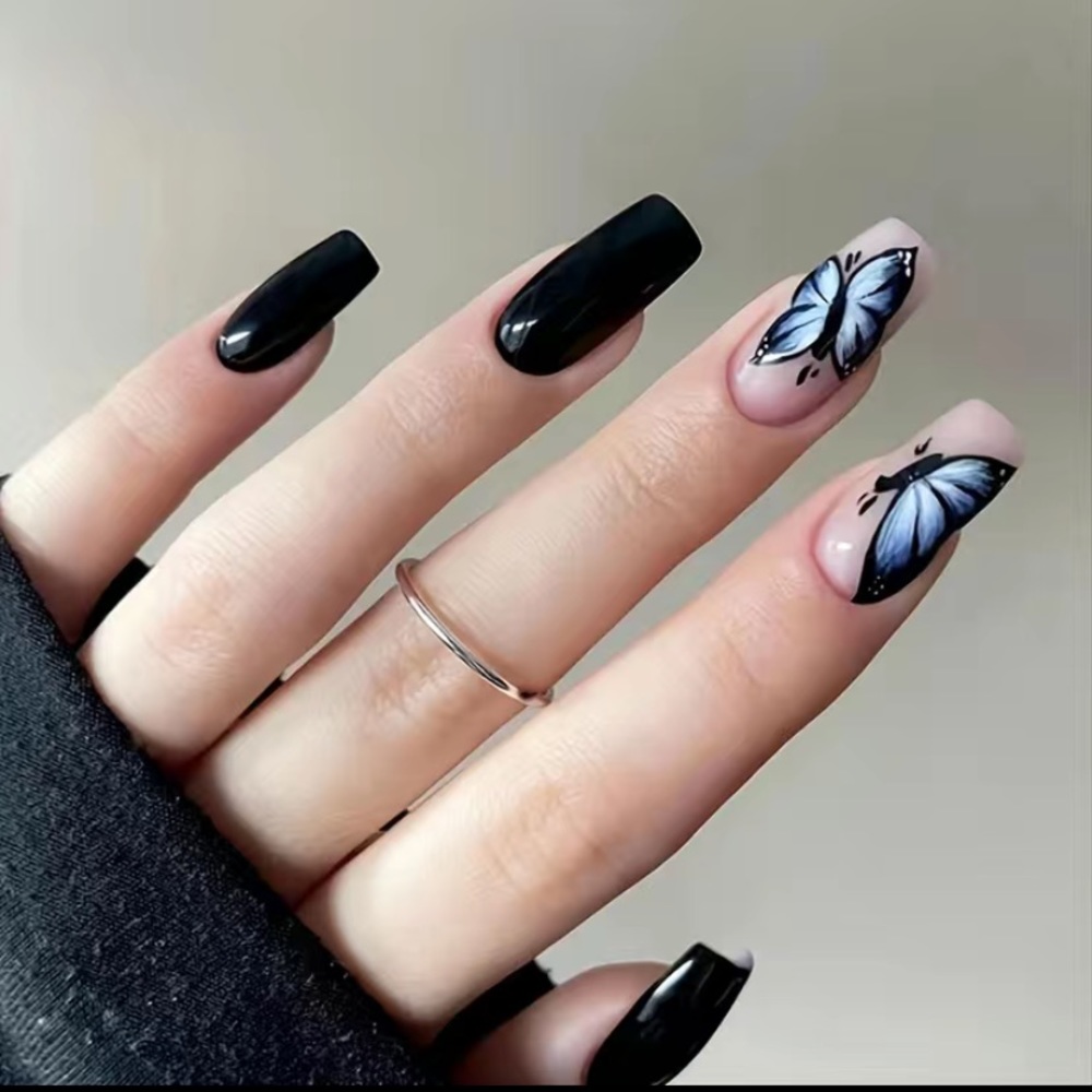Press on nails